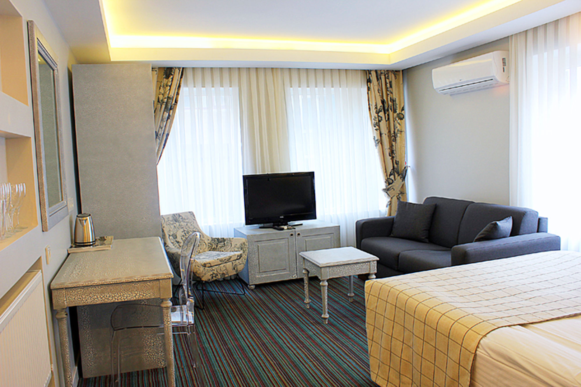 ซานตา ลูเซีย สวีทส์ Hotel อิสตันบูล ภายนอก รูปภาพ